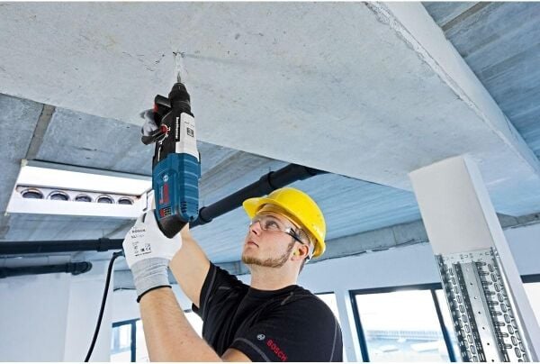 Bosch Professional GBH 2-28 Kırıcı Delici (880 W, 2,9 kg, 3,2 J, Betonda Delme Çapı: 28 mm)