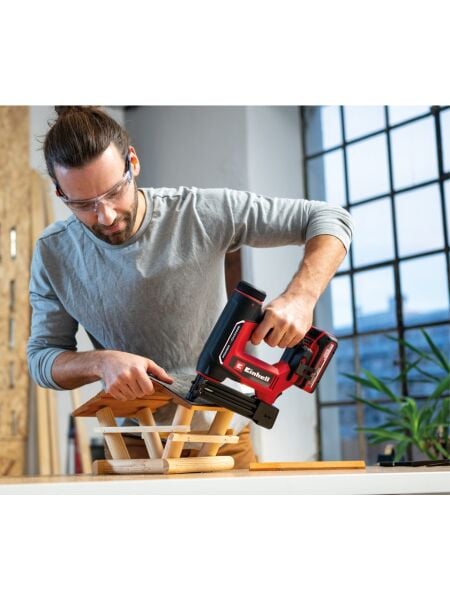 Einhell Set-25 Te-Cn 18/32 Li - Akülü Zımba/çivi Tabancası+Einhell 18V 2,5 Ah Pxc Starter Kit, Akü & Şarj Cihazı)